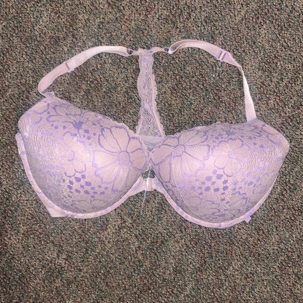 Victoria’s Secret/38DD/Front closure with ‘T’ lace back